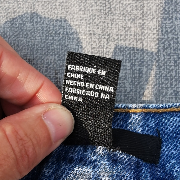 FOREVER 21 distressed blue jean skirt size 30  yellow gold thread - Picture 4 of 9